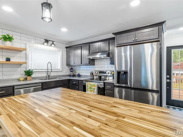 709 Warren St, Farmington, MO 63640