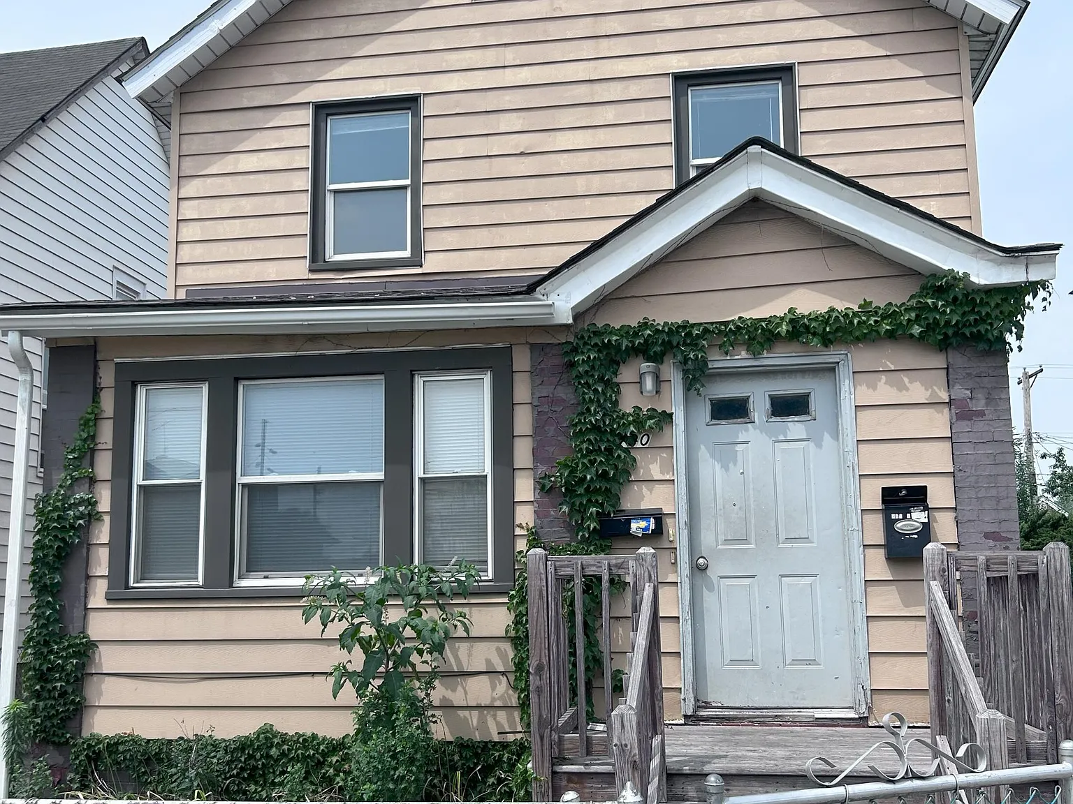 2 bed, 850 sqft, $1,250 — Photo 1
