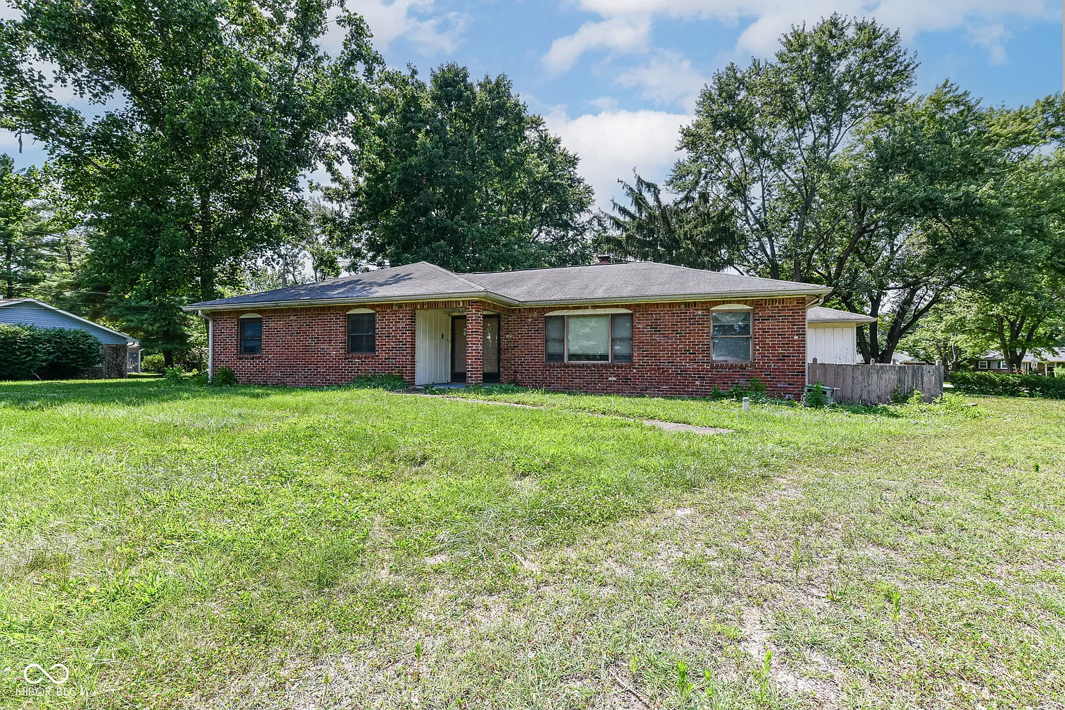 210 John St photo 1