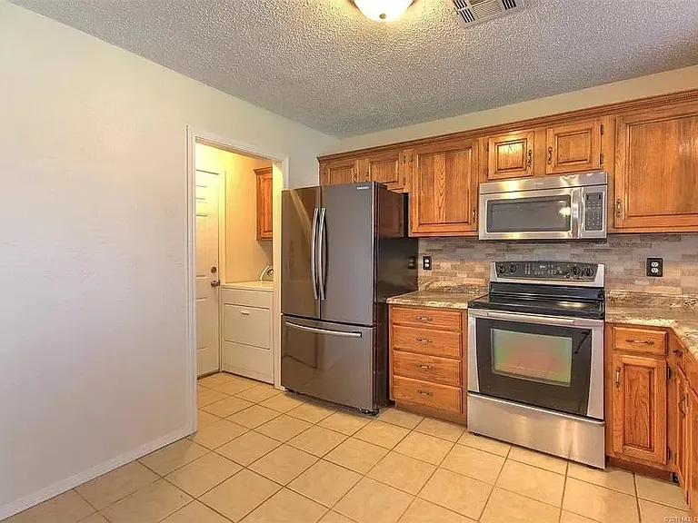 2604 W Hartford St — Photo 14