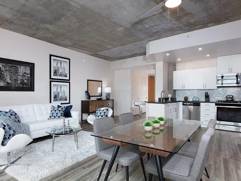 Aqua Via Apartments — Photo 18