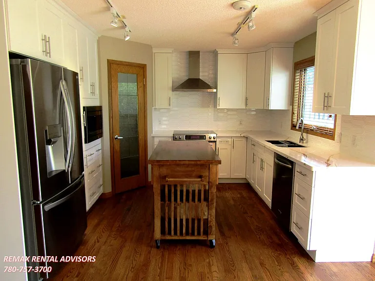 256 Edgebrook Rise NW — Photo 3