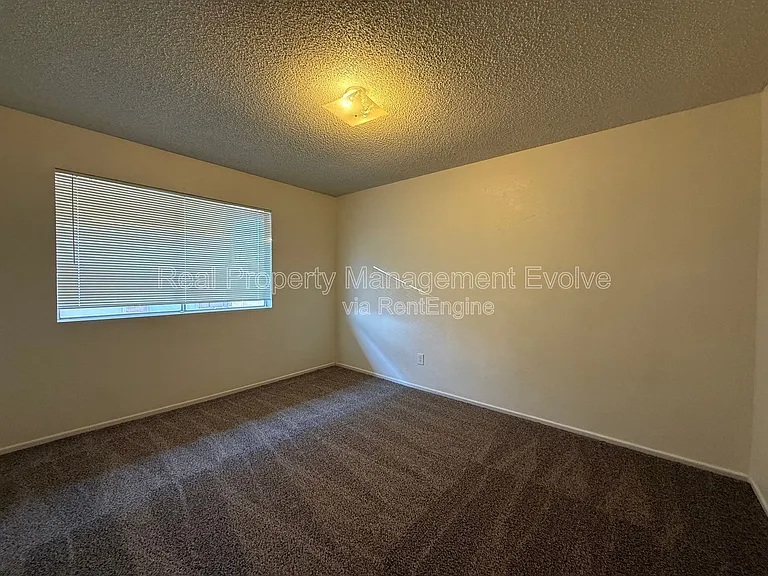 1905 N Center St #1 — Photo 9