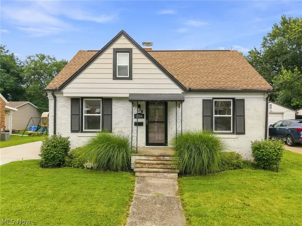 2508 Watson Ave, Alliance, OH 44601