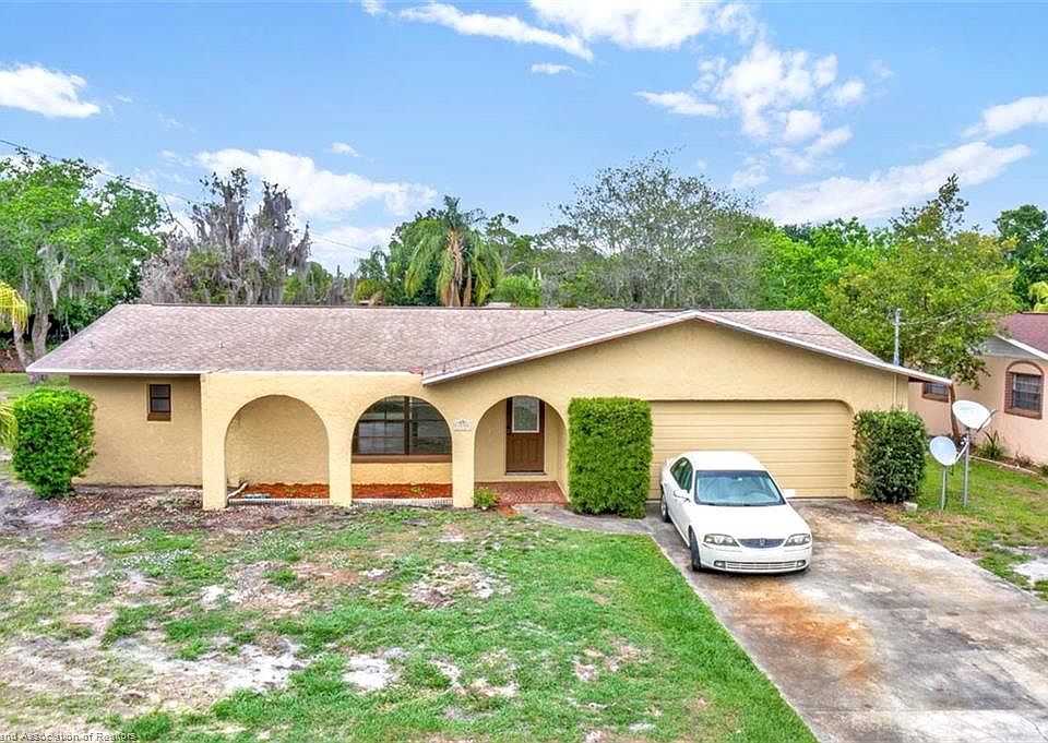 1st image of 1555 Lake Clay Dr