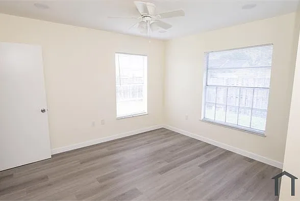 11500 NW 35th Pl — Photo 11