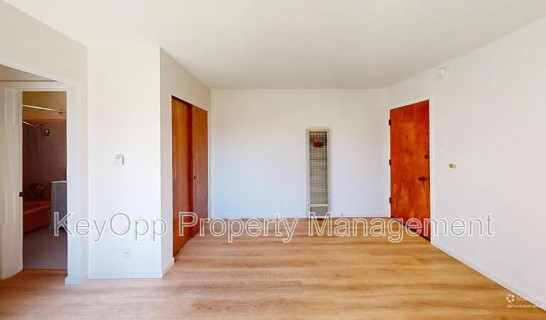 465 10th Ave #6 — Photo 14