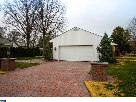 4th image of 9 Grace Ave
