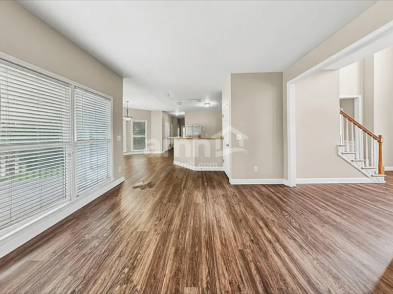 4524 Kingsgate Ct NW — Photo 8
