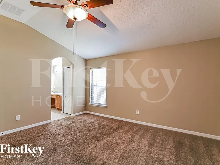 1521 Clapton Dr — Photo 10