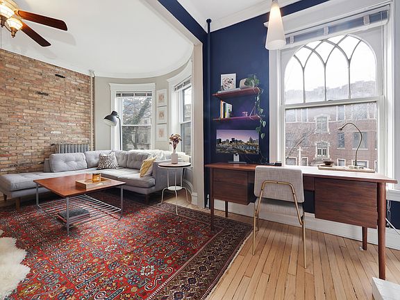 4th image of 706 W Cornelia Ave #2E
