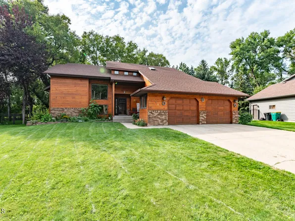 738 Augsburg Ave, Bismarck, ND 58504