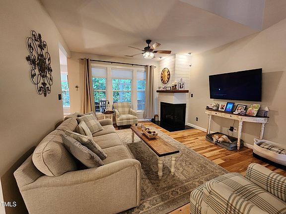 4th image of 1309 Bartlett Cir