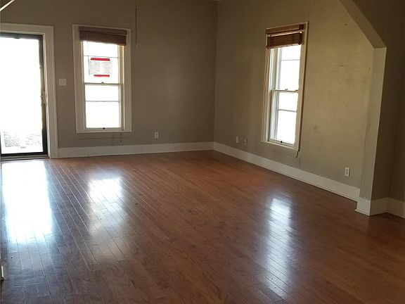 3rd image of 533 E 6th St