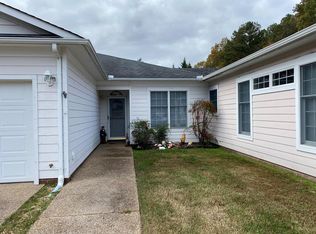 17 Bay Ct, Kilmarnock, VA 22482