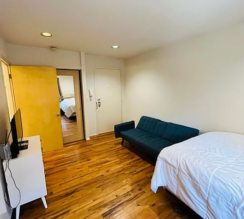 3rd image of 348 E 49th St APT 4C