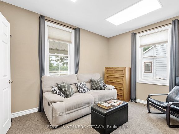 4th image of 3698 Carp Rd