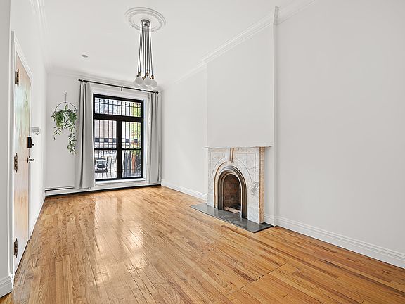 3rd image of 5 Saint Felix St APT 1