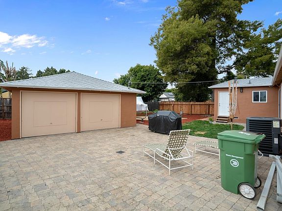 3rd image of 26845 Freitas Dr