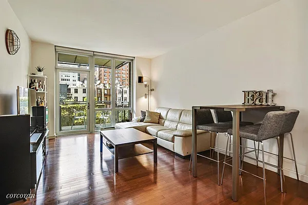 Rented by City Connections Realty | media 3