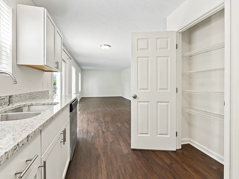 6981 Bennell Dr — Photo 4