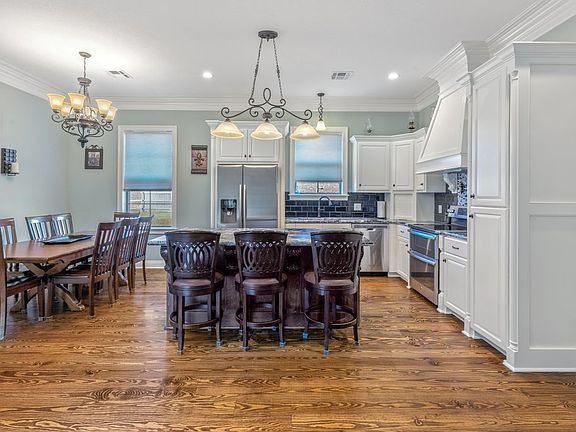 4th image of 1006 Michelle Dr #D