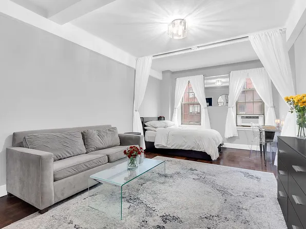 24 5th Ave APT 1110, New York, NY 10011
