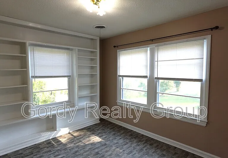 2927 Noland St — Photo 4