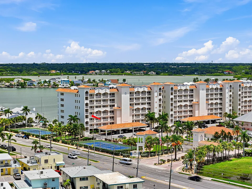17715 Gulf Blvd #302