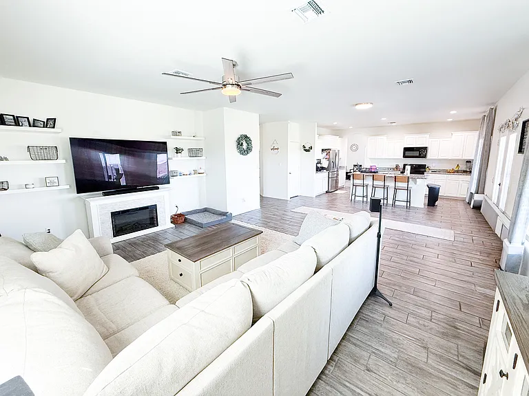 4158 W 27th Pl — Photo 11