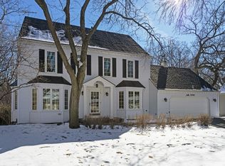 2540 Dresden Ln, Golden Valley, MN 55422