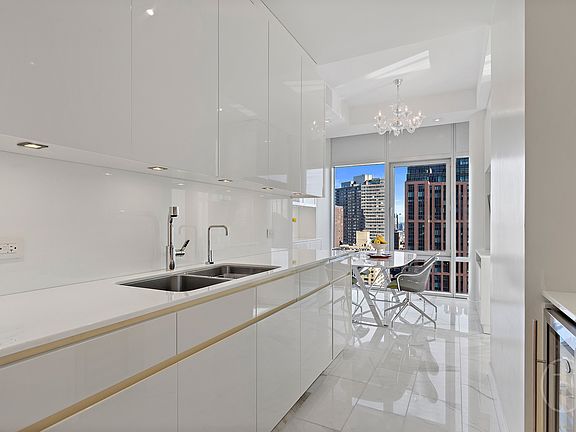 3rd image of 310 E 53rd St APT 24C
