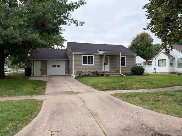 1105 Webster Ave, Hastings, NE 68901