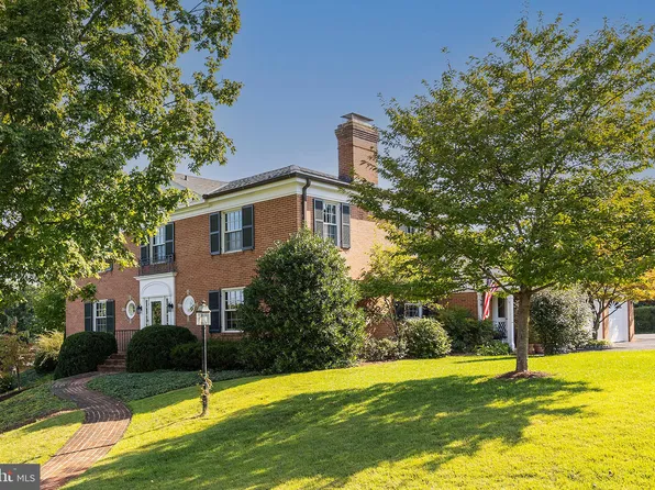 204 Roszel Rd, Winchester, VA 22601