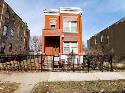 2922 W Fillmore St, Chicago, IL, 60612