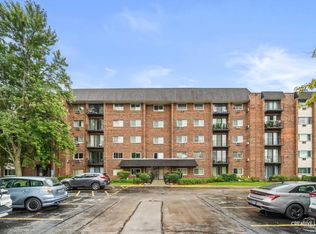 4721 Saint Joseph Creek Rd APT 2H, Lisle, IL 60532