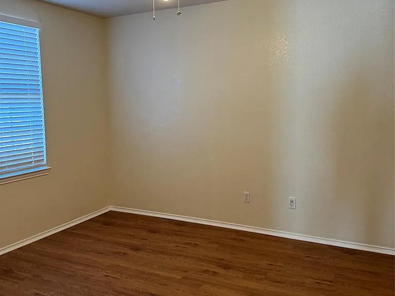 414 Darkwoods Dr — Photo 11