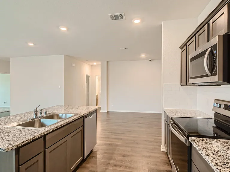 2310 Hankinson Ln — Photo 12