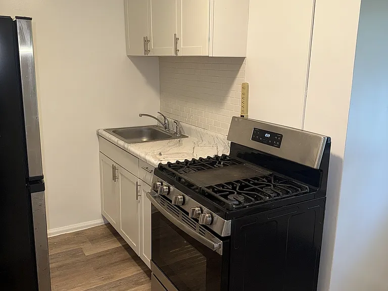 401 Park Pl #3F — Photo 13