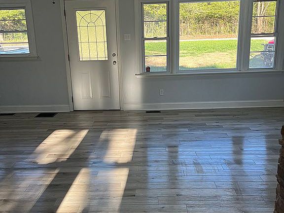 5th image of 25 Cedar Circle Ln