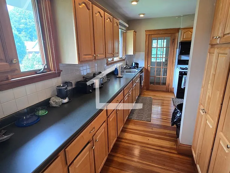 230 Lake St #2 — Photo 11
