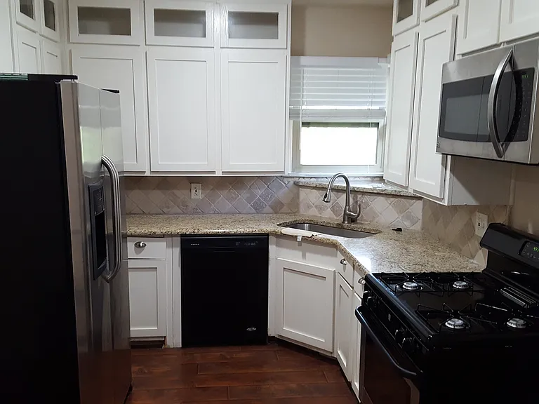 1905 Oldgate Ln — Photo 5