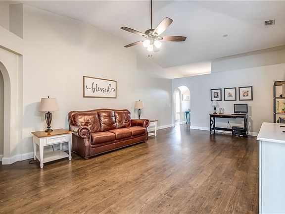 2nd image of 591 Brown Bear Way