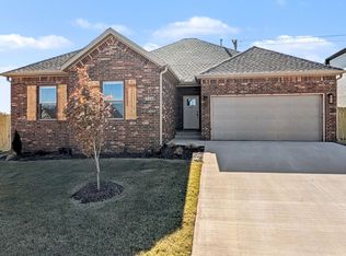 6807 SW Basswood Ave, Bentonville, AR 72713