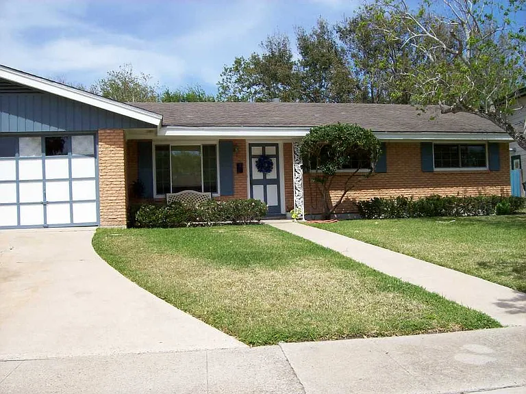 4618 Wooldridge Rd — Photo 1