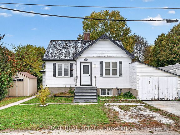 3rd image of 202 Scott St