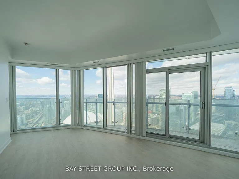 12 York St #5607 — Photo 13
