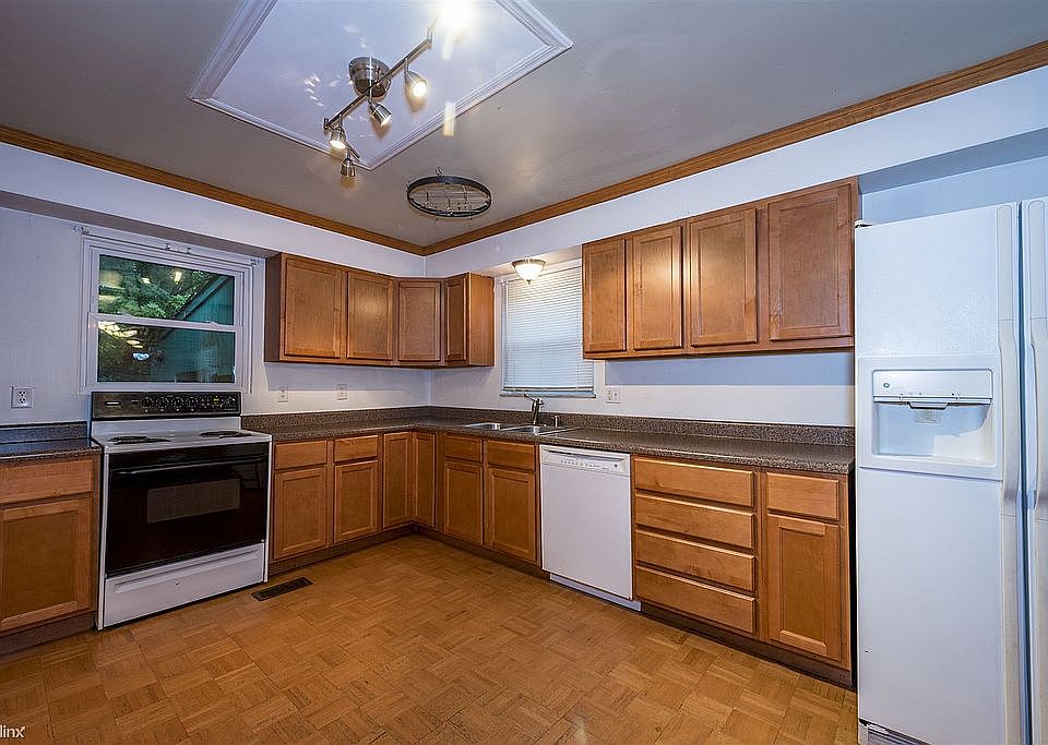 1st image of 905 Haverhill Dr