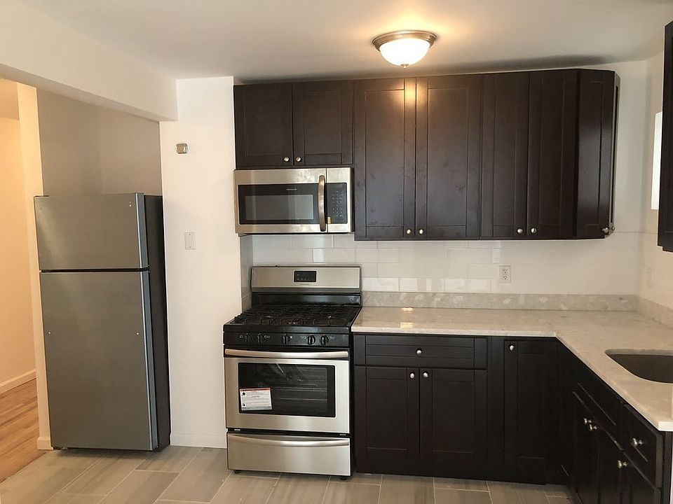 1st image of 2620 30th St
