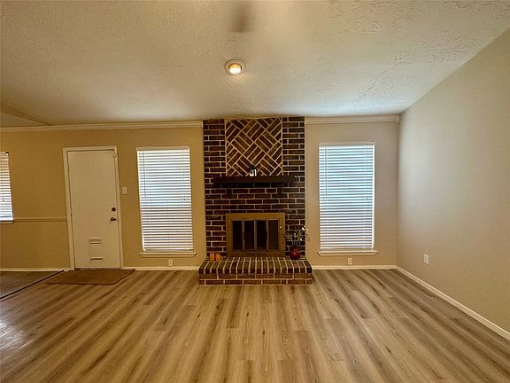 5th image of 7646 Western Oak Ln